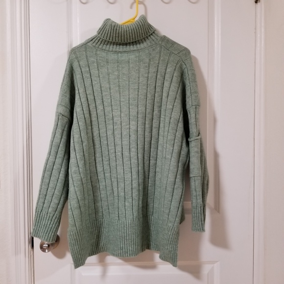 Sweater - Picture 2 of 4
